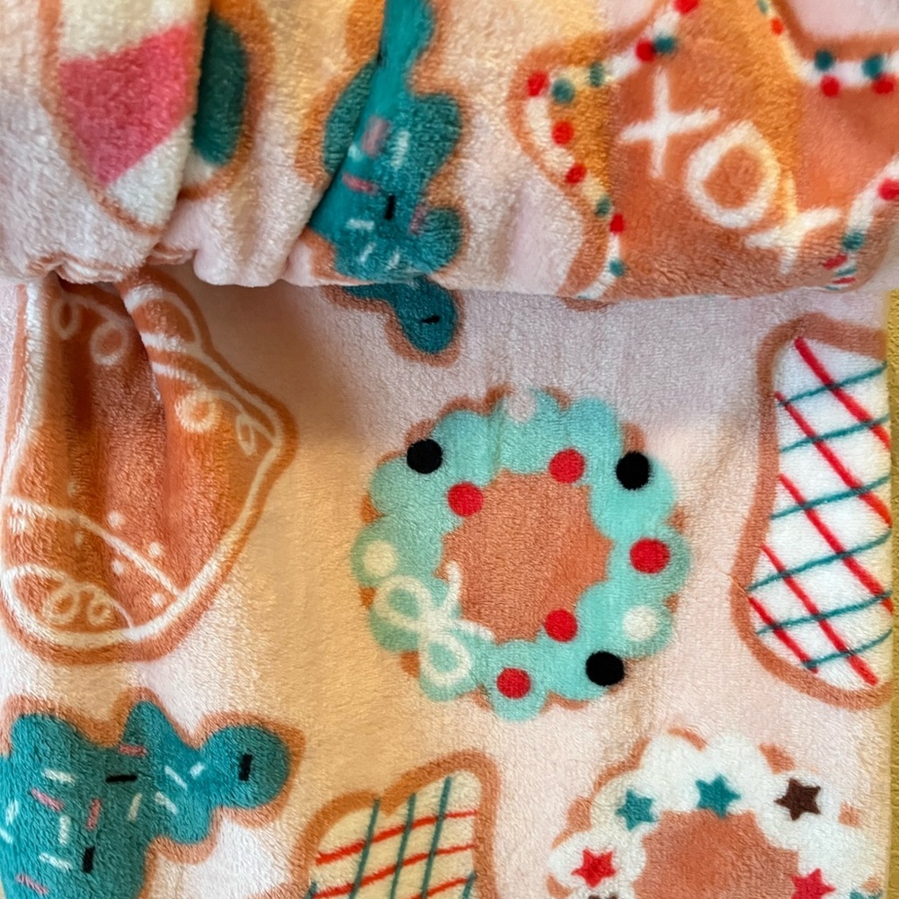Betsey Johnson  Pink Gingerbread Cookies Throw